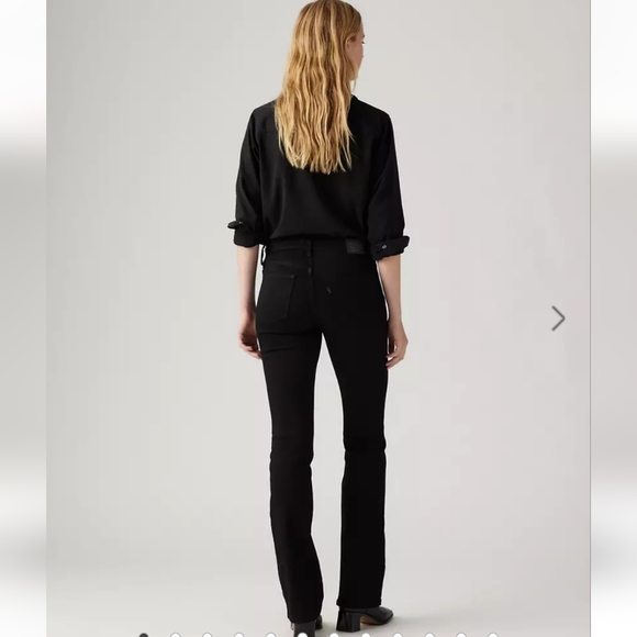 NWT Levi's 315 Shaping Boot Cut Ladies Jeans In Black 12 14 - Picture 1 of 5